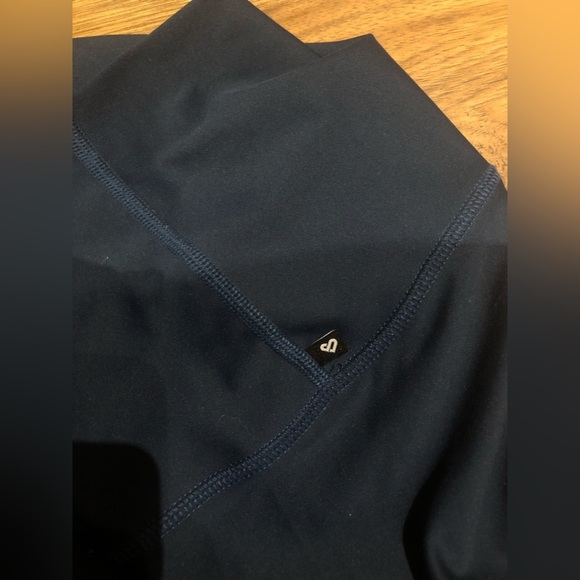 ✨ Silver Icing | 7/8 Length High Rise Leggings - Picture 3 of 3